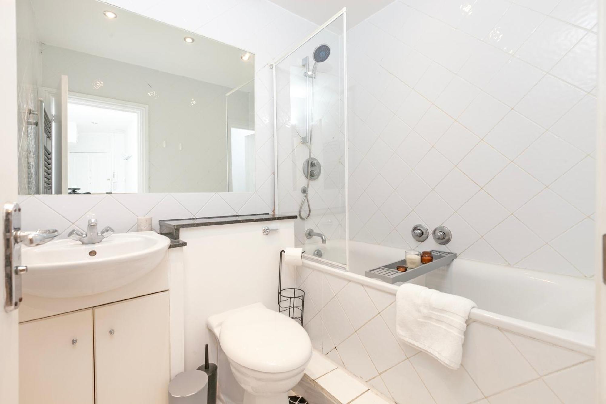 Beautiful 3 Bedroom Flat In Scott Ellis Gardens Лондон Экстерьер фото
