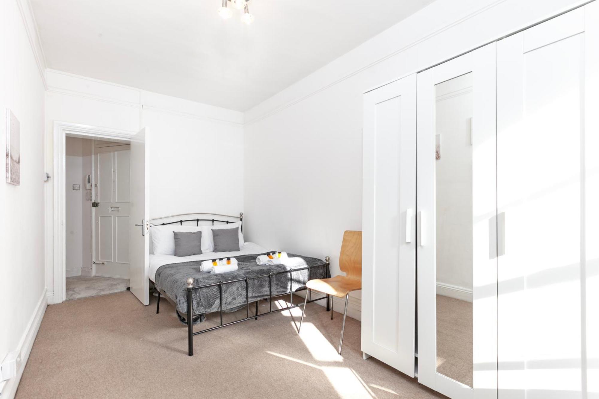 Beautiful 3 Bedroom Flat In Scott Ellis Gardens Лондон Экстерьер фото